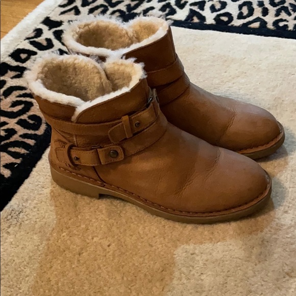 ugg aliso boots